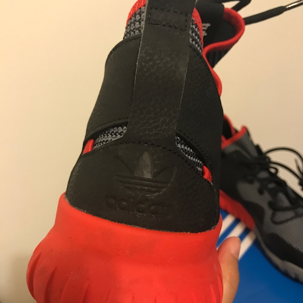 Adidas shoes - Picture 5 of 6
